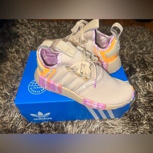 NEW Women's Adidas NMD_R1
Originals Size 7 Beige, Pink, Orange